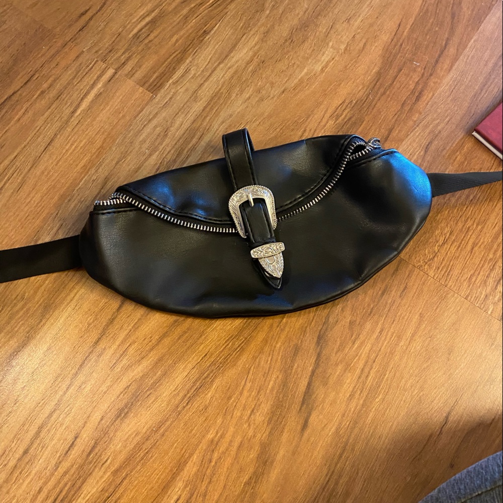 Forever 21 Fanny pack with buckle